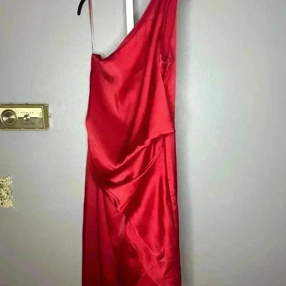 ASOS NWOT satin one-shoulder drape midi dress in red size 8 - Picture 10 of 10